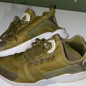 Nike Air Huarache military green (good condition)
